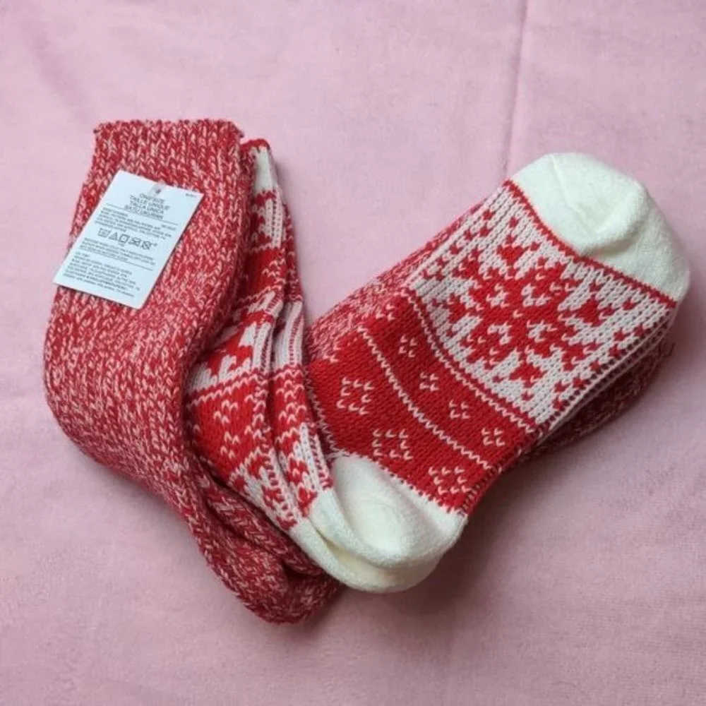 2 Pairs Red and White Christmas Reindeer Snowflake Knitted Socks